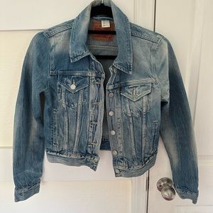 Women’s Levi’s Denim Jacket sz XS